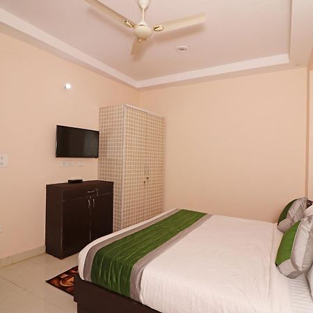 Hotel O Avalon Palace Új-Delhi Kültér fotó